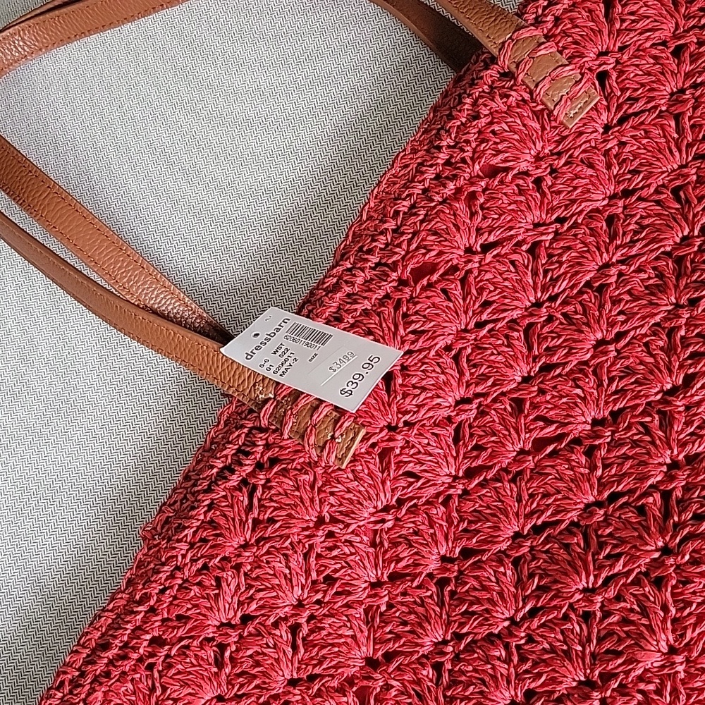 New Red Straw Shoulder Bag - Picture 4 of 8